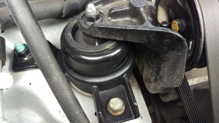 Замена опоры двигателя Peugeot Expert  в Жуковском